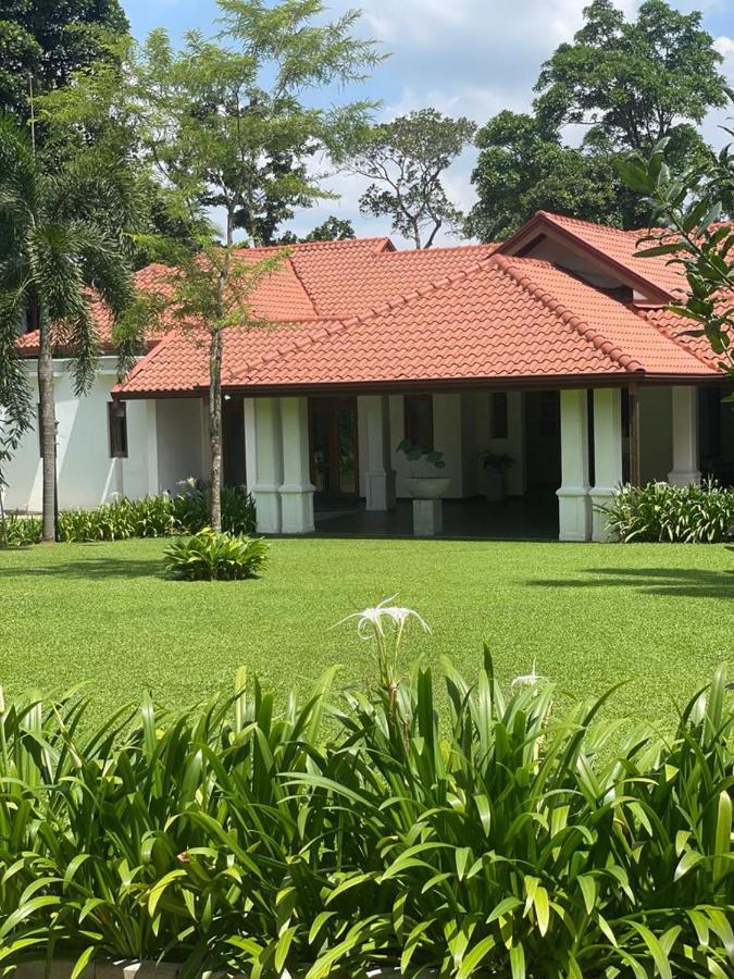 Villa Crystals Malabe Buitenkant foto